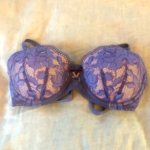 EUC Betsy Johnson lace bra lilac 32c back closure